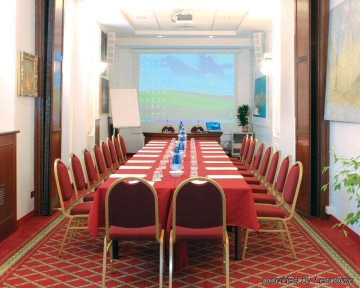 Hotel Villa Vecchia Monte Porzio Catone Facilities photo
